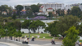 Another view of Xuan Huong Lake