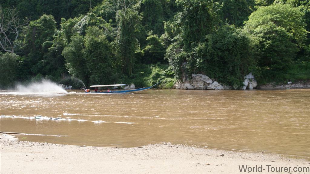 Chiang Rai Beach Boat