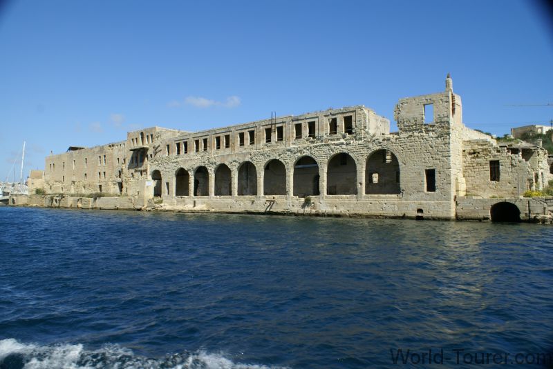 Fort Manoel
