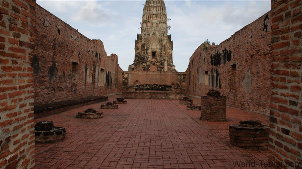 Wat Ratchaburana
